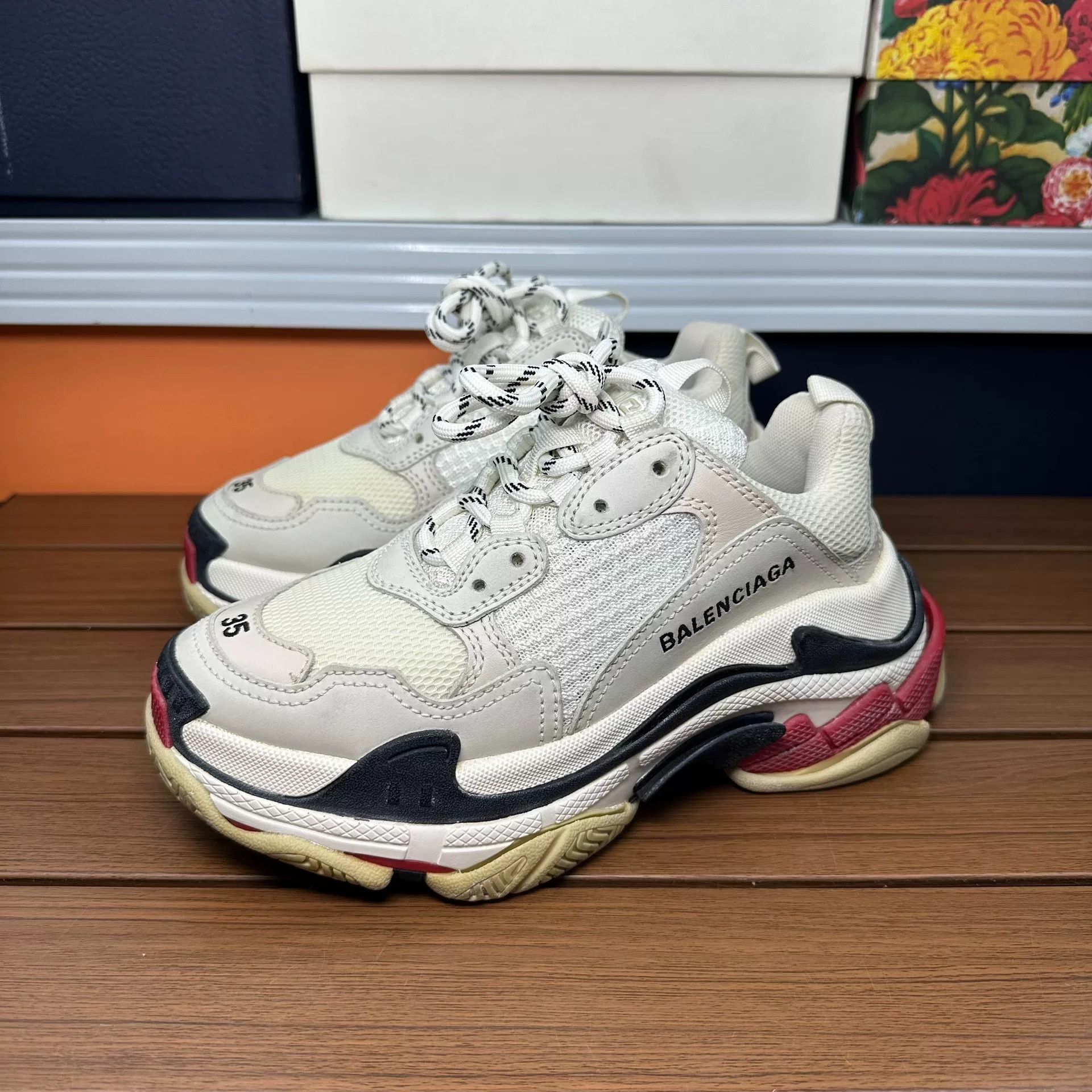 Balenciaga Balenciaga Lowtop Sneakers it_35 Women Size US 5 / IT 35 - 1 Thumbnail