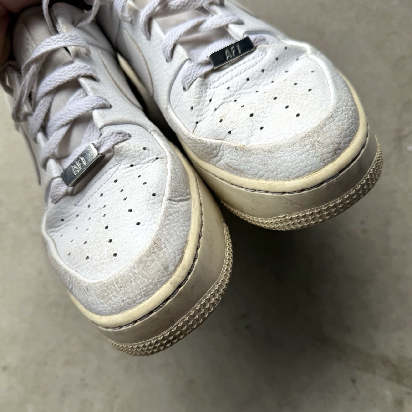Nike Nike Air Force 1 Sage Low Women's Size 9.5 Sneakers Triple White AR5339-100 Size US 7 / IT 37 - 5 Thumbnail