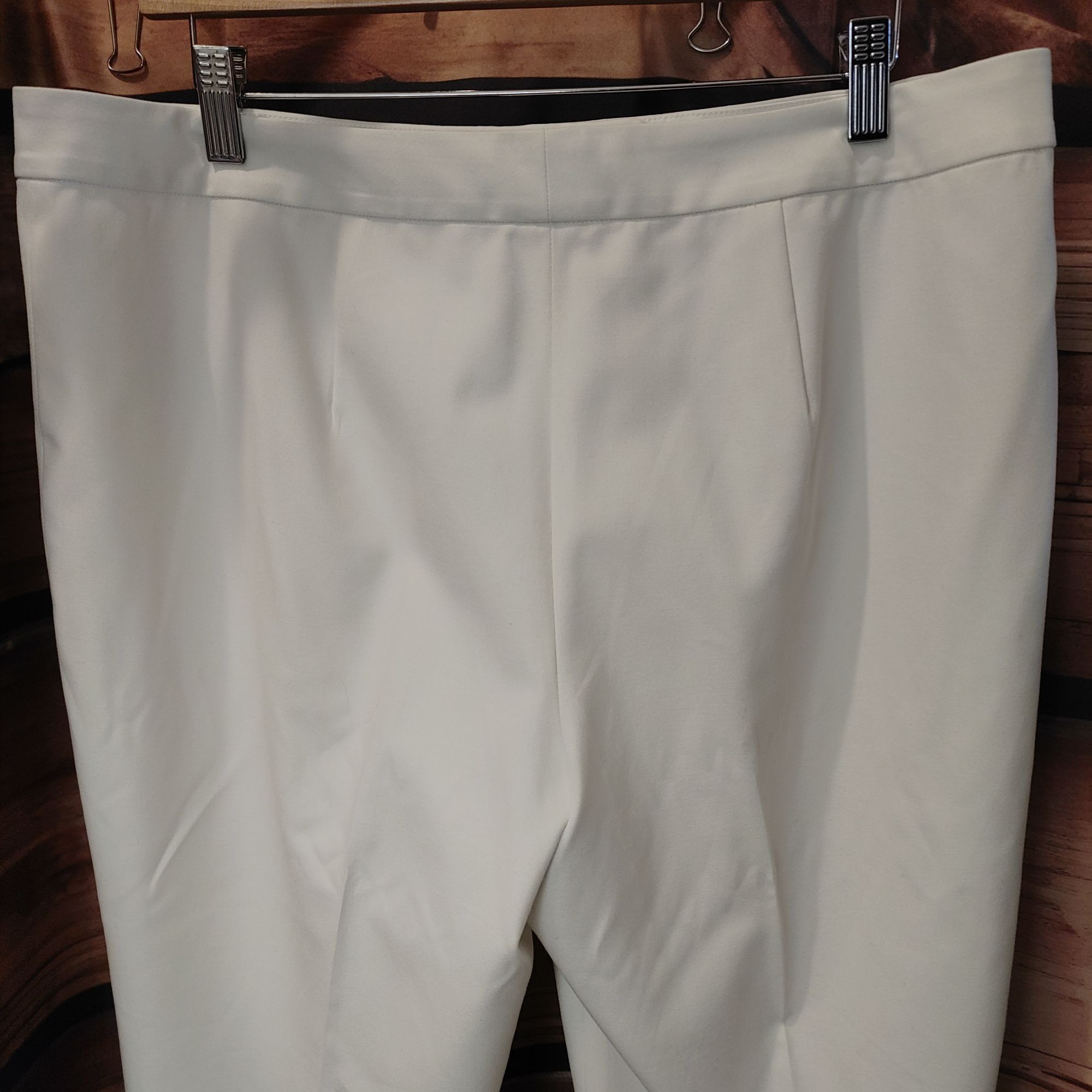 Other Talbots Heritage Women's Petite White Capri Short Knee Lengt Size 36" / US 14 / IT 50 - 2 Thumbnail