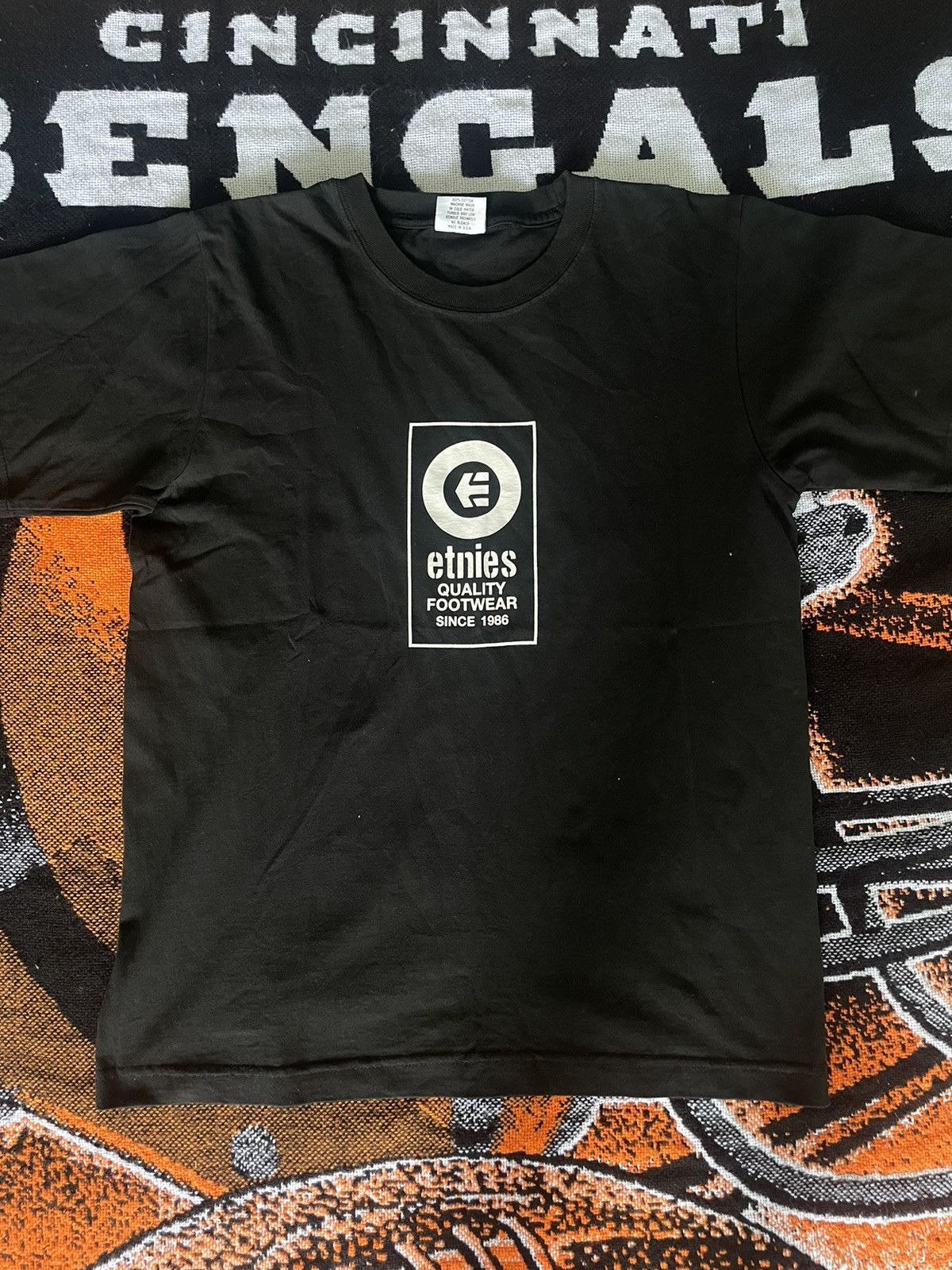 Etnies Vintage Etnies Quality Footwear Skateboard Black T-shirt Size US L / EU 52-54 / 3 - 1 Thumbnail