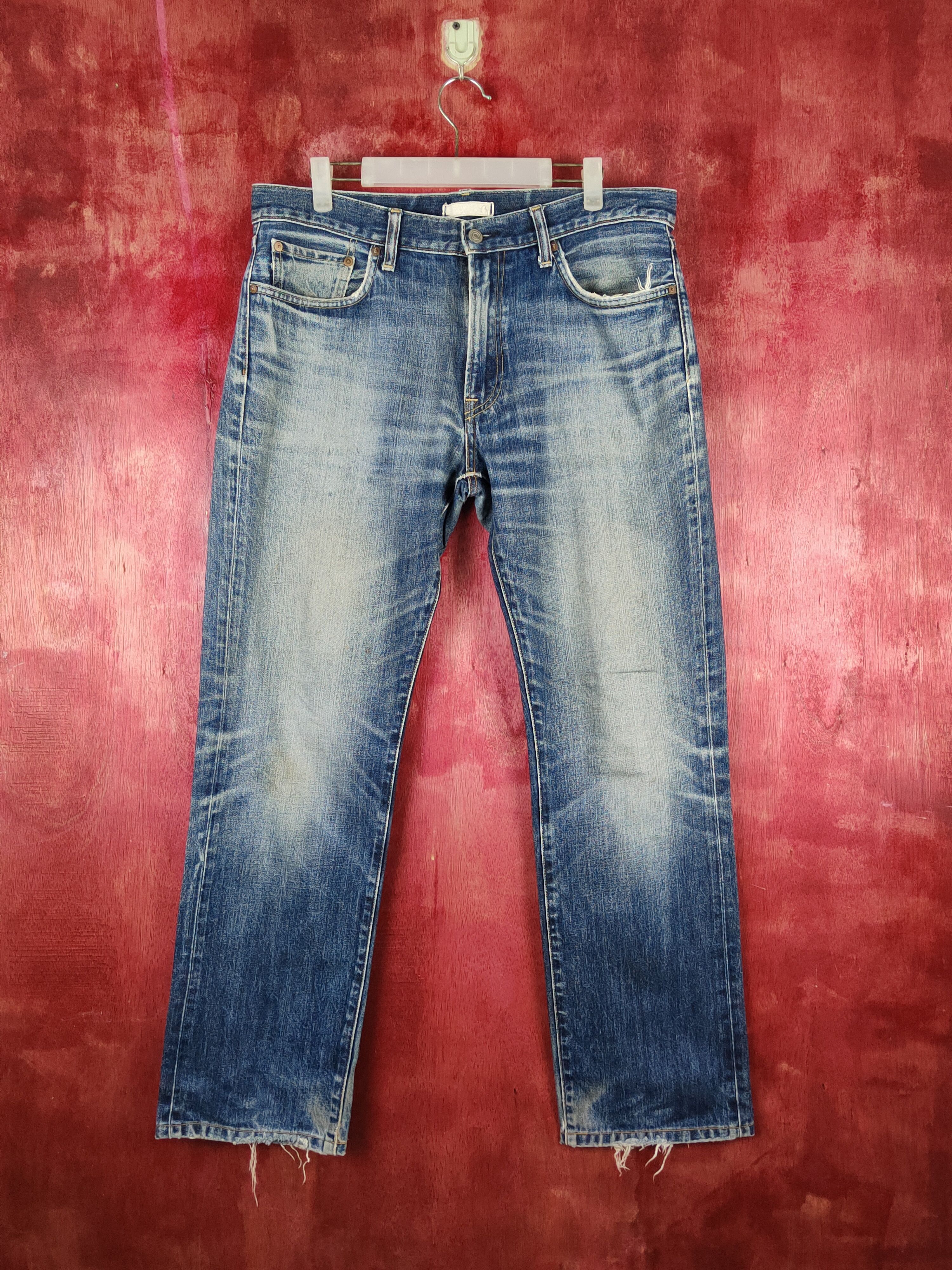 Japanese Brand Uniqlo Dark Blue Faded Distressed Ripped Jeans #S2195 Size US 34 / EU 50 - 1 Thumbnail