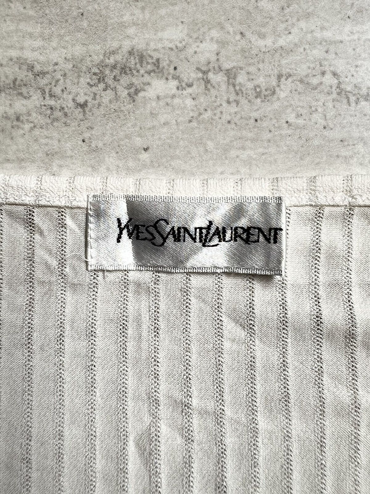 Yves Saint Laurent Yves Saint Laurent White Pleats T-shirt Size US S / EU 44-46 / 1 - 11 Thumbnail