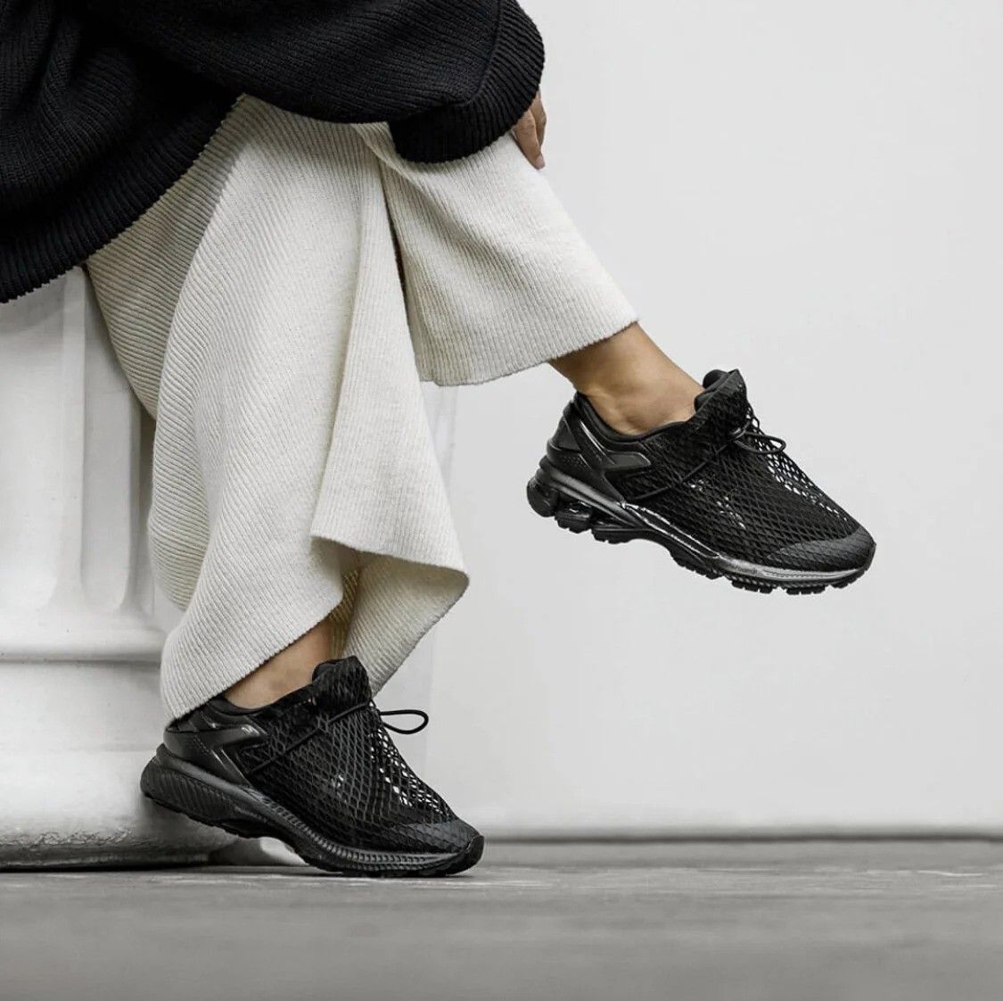 Asics × Vivienne Westwood Asics x Vivienne Westwood Gel Kayano 26 Size US 10 / EU 43 - 2 Thumbnail