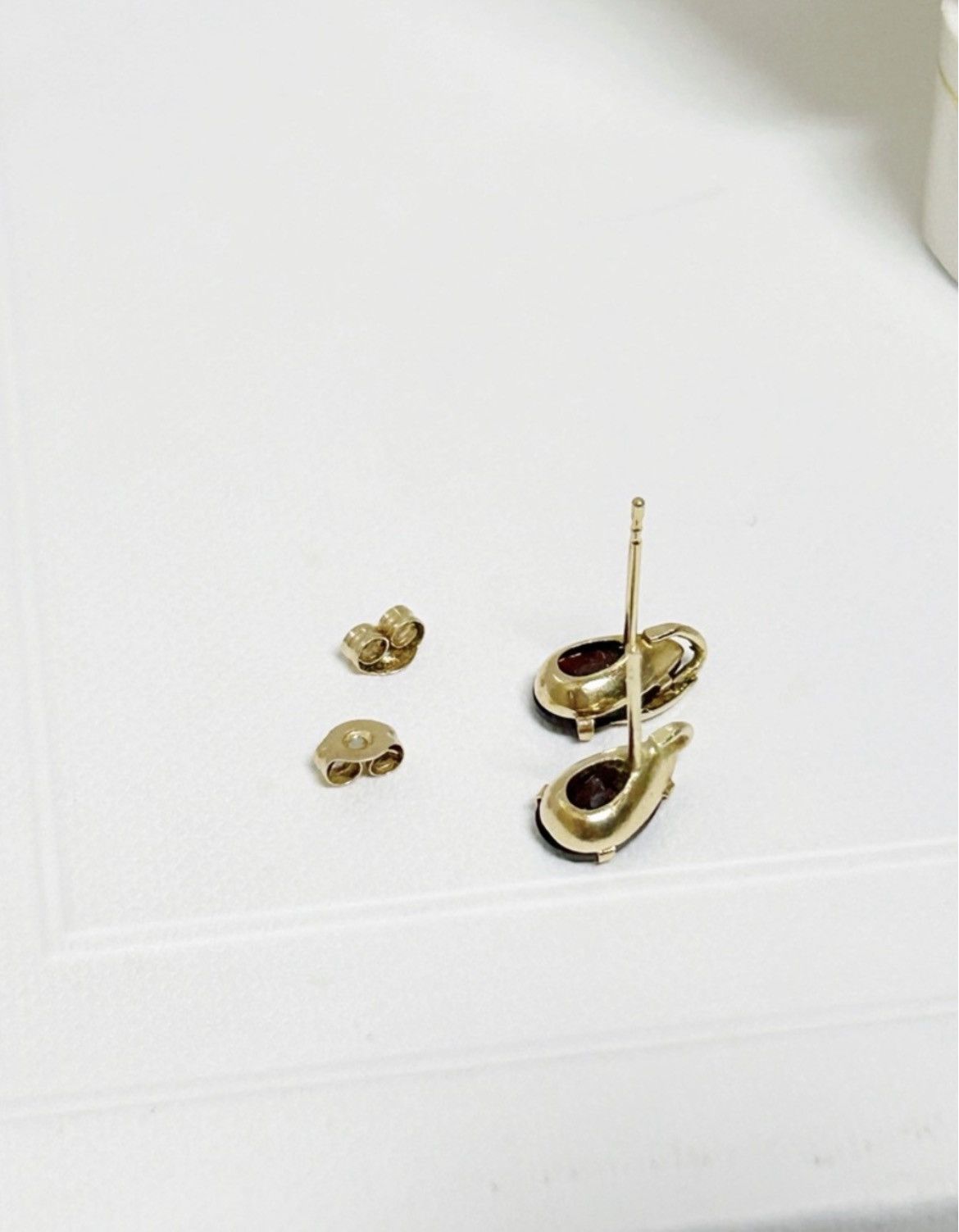 Other Estate Vintage Natural Garnet and 14kt Gold Stud Earrings Size ONE SIZE - 9 Thumbnail