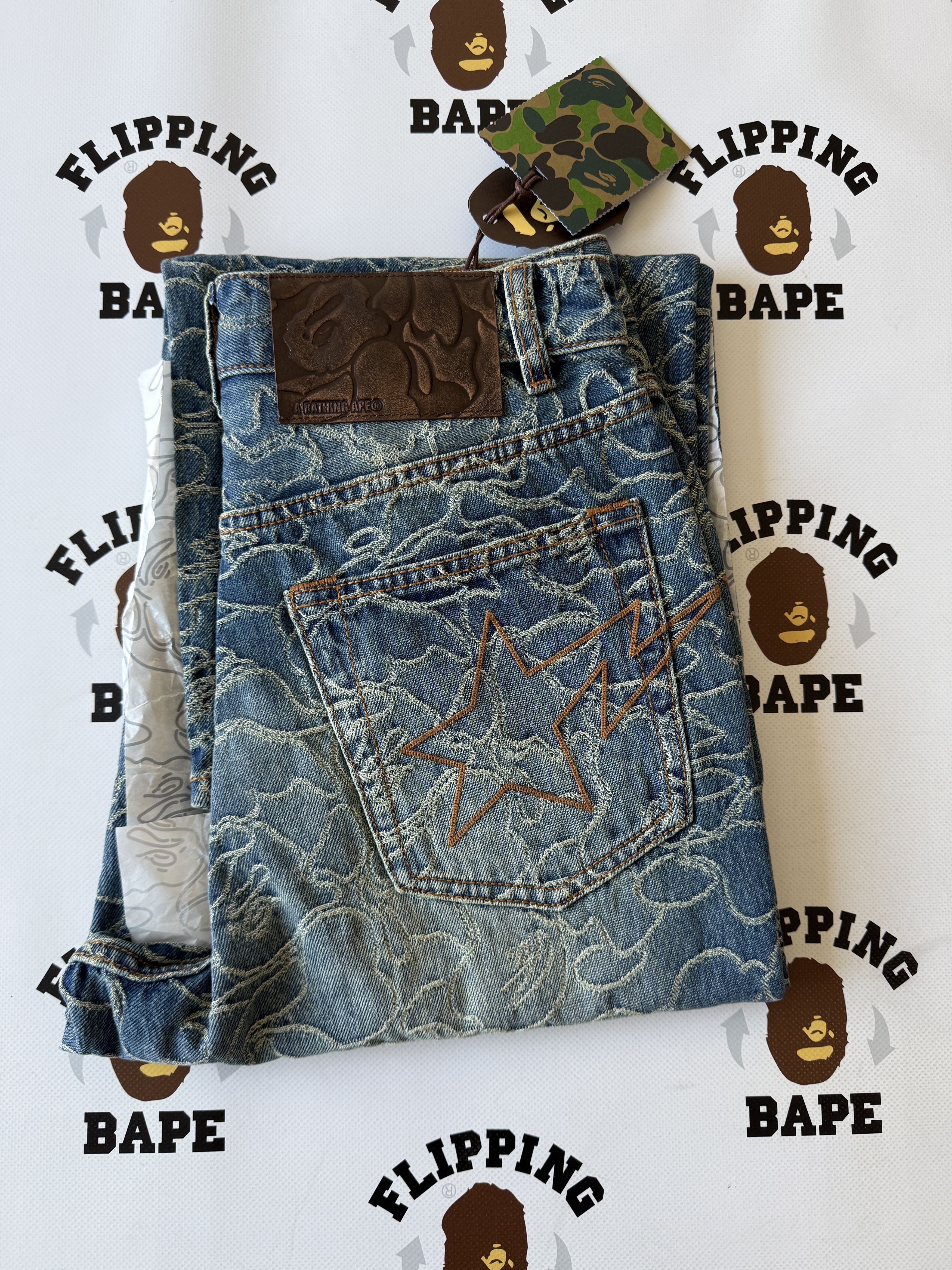 Bape LINE CAMO JACQUARD ONE POINT RELAXED FIT 13OZ DENIM PANTS Size US 31 - 4 Thumbnail
