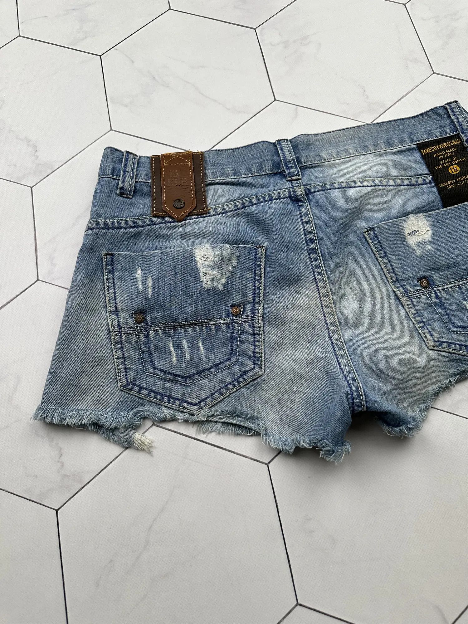 Takeshy Kurosawa Takeshy Kurosawa Vintage Mini Shorts (B133) Size US 32 / EU 48 - 13 Thumbnail