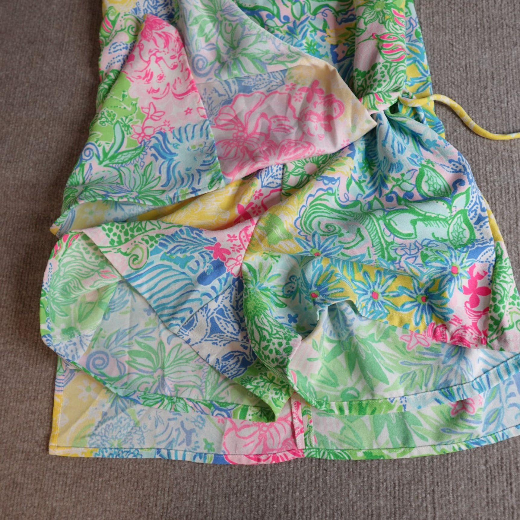Lilly Pulitzer Lilly Pulitzer Romper Women's 2 Blue Green Pearl Floral Sleeveless Zip One-Piece Casual Regular Modern Colorful 2 Size 26" / US 2 / IT 38 - 3 Thumbnail