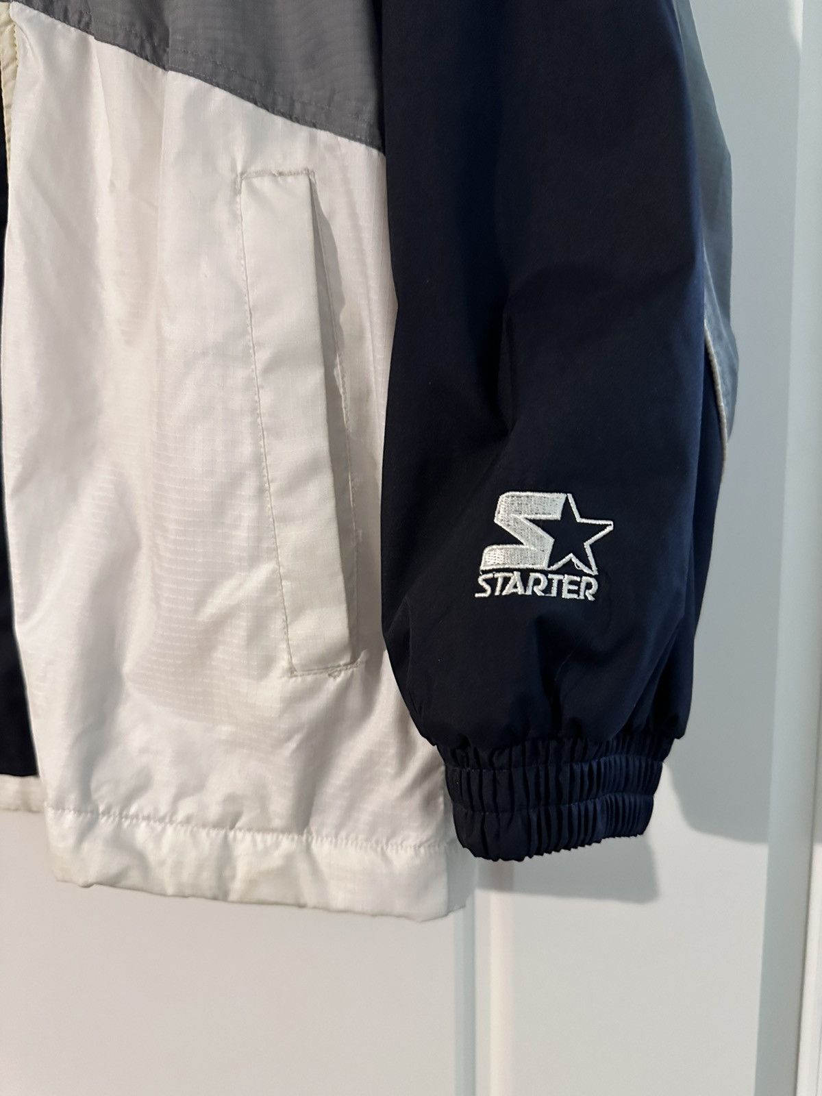 Starter Jacket NHL Nashvilie Size US S / EU 44-46 / 1 - 4 Thumbnail