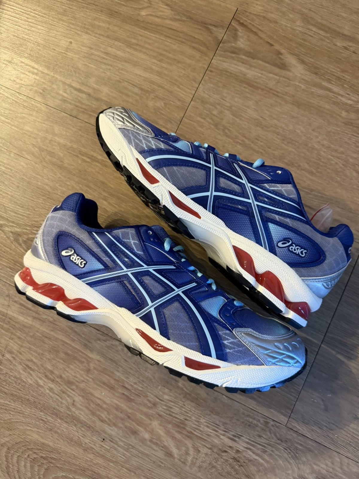 Asics × Kith × Marvel Comics Kith x Marvel vs Capcom “Mega Man vs Iron Man” Asics Size US 11.5 / EU 44-45 - 8 Thumbnail
