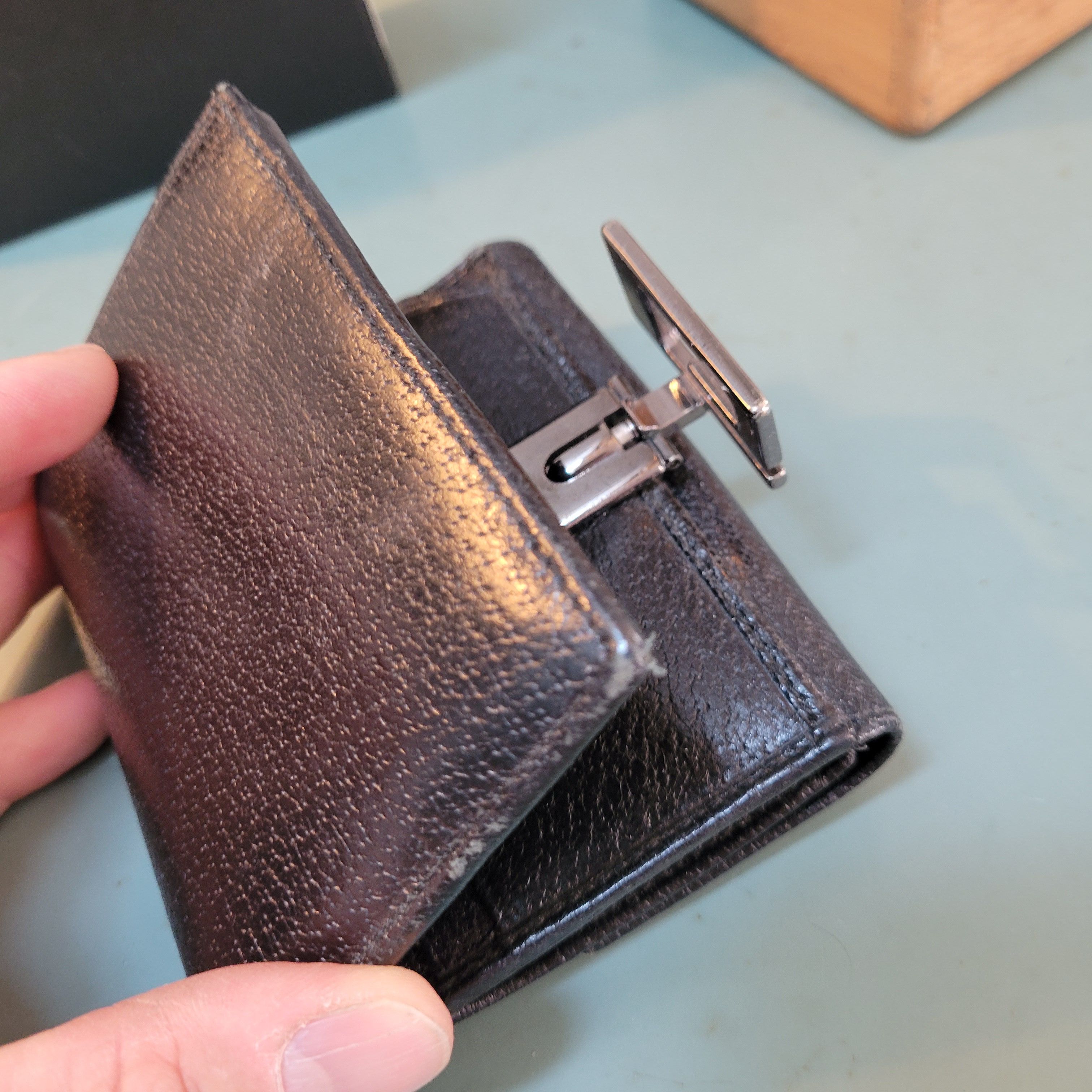 Gucci Gucci Unisex Compact Style Leather Wallet Size ONE SIZE - 4 Thumbnail