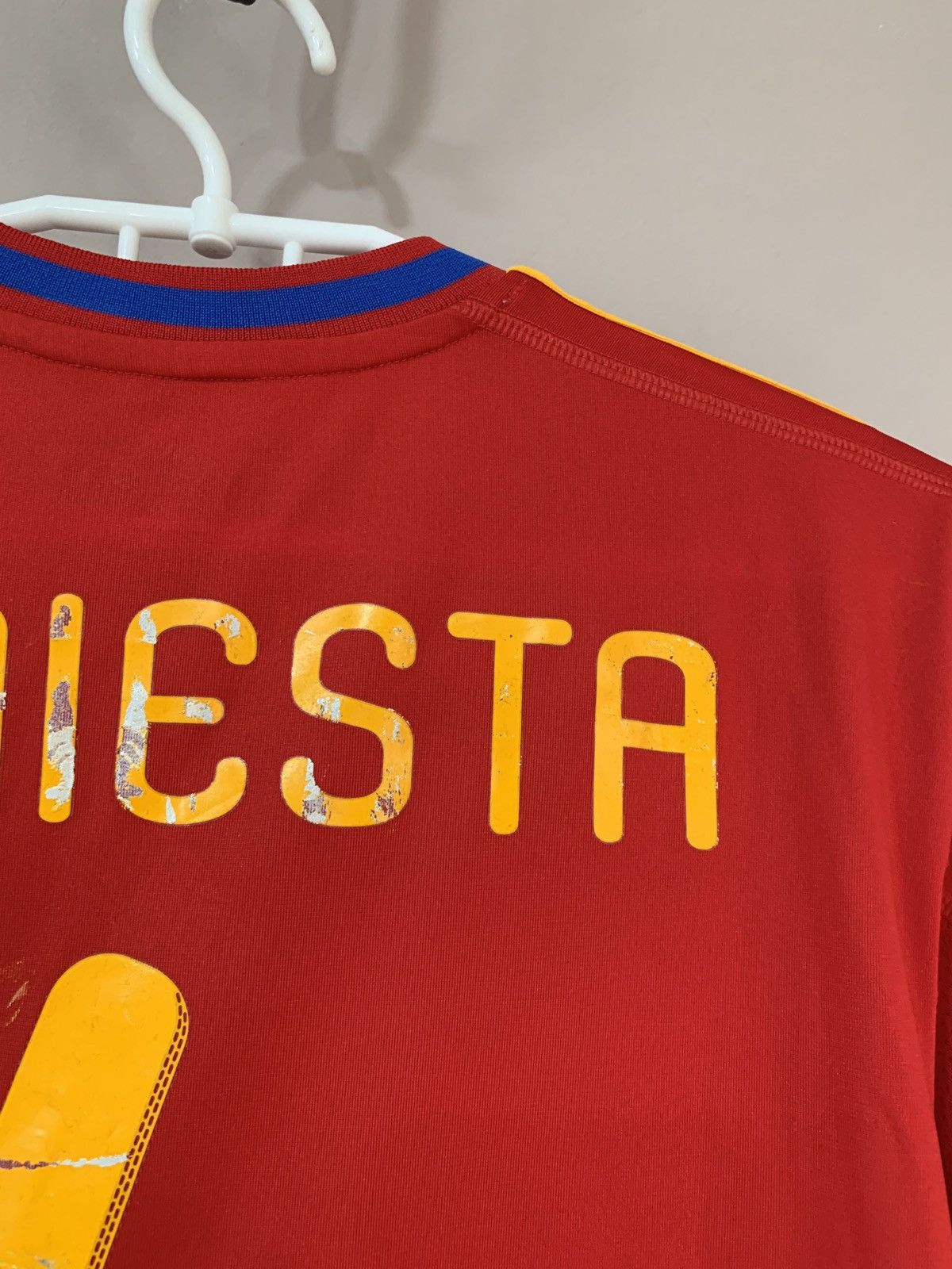 Adidas Spain 2010 World Cup Football Shirt Adidas Soccer INIESTA #6 Size US M / EU 48-50 / 2 - 12 Thumbnail