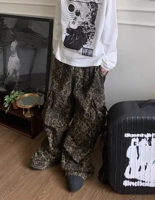Other Leopard print paratrooper pleated cargo wide-leg pants Size US 32 / EU 48 - 3 Thumbnail