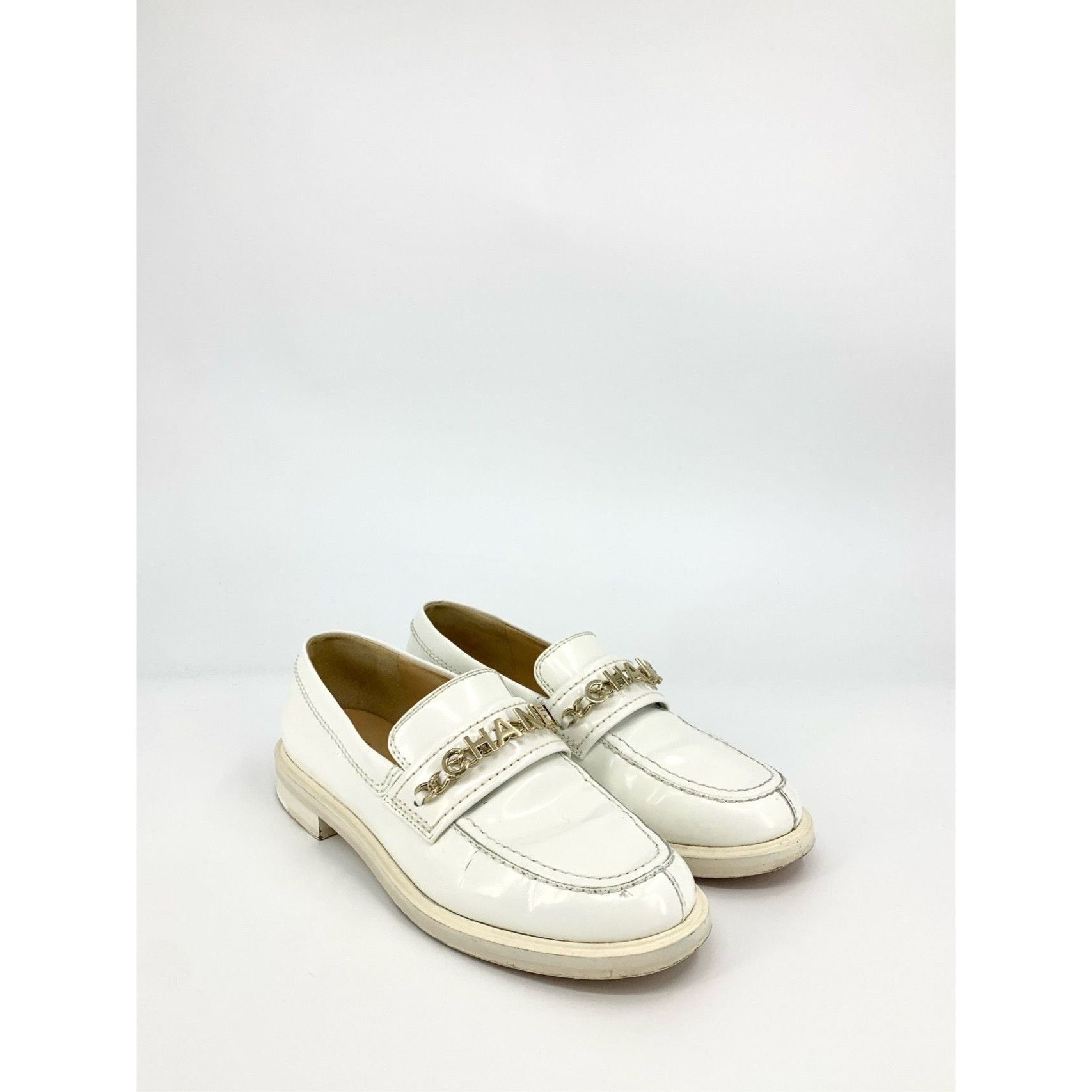 Chanel Chanel White Patent Leather Loafers Sz 37.5 W/ Gold Metal Lo Size US 7 / IT 37 - 9 Thumbnail