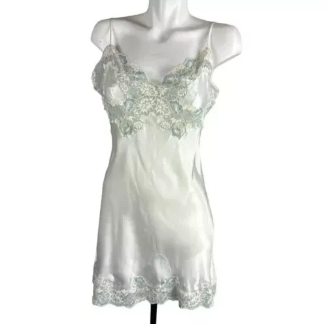Victoria's Secret Ivory Satin Lace Chemise Slip Nightgown Size M / US 6-8 / IT 42-44 - 1 Preview