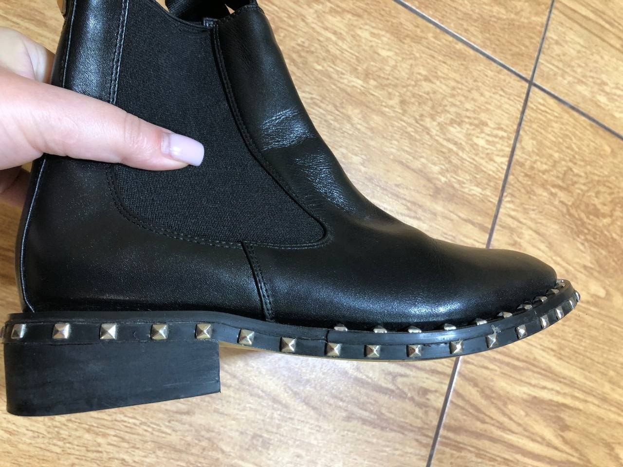 Valentino Luxury Valentino Black Studded Detail Chelsea Boots Size 36 Size US 6 / IT 36 - 5 Thumbnail