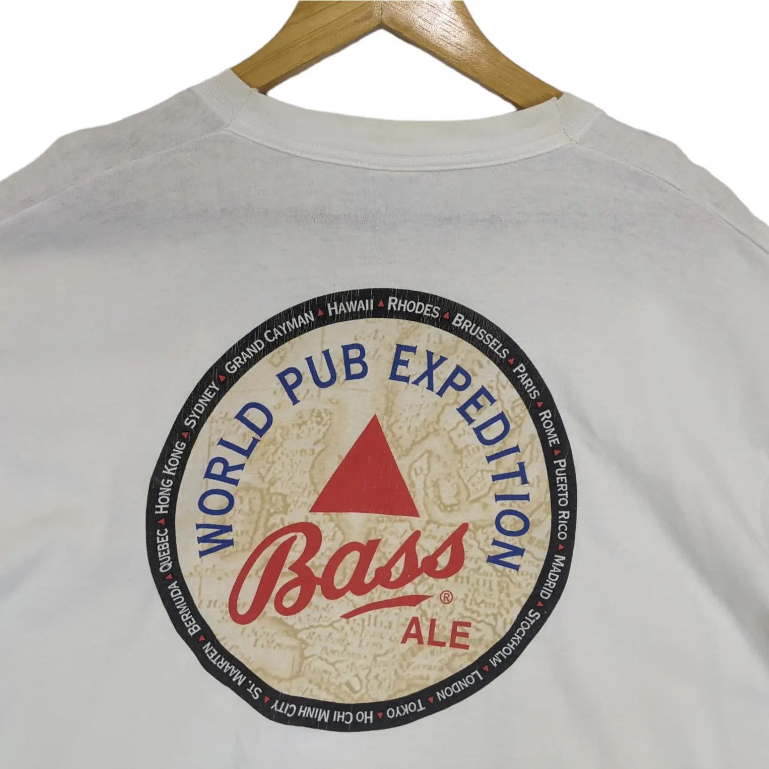 Drink Beer Save Water Vintage 90's FOTL Bass Ale World Pub Expedition Tee Size US M / EU 48-50 / 2 - 6 Thumbnail