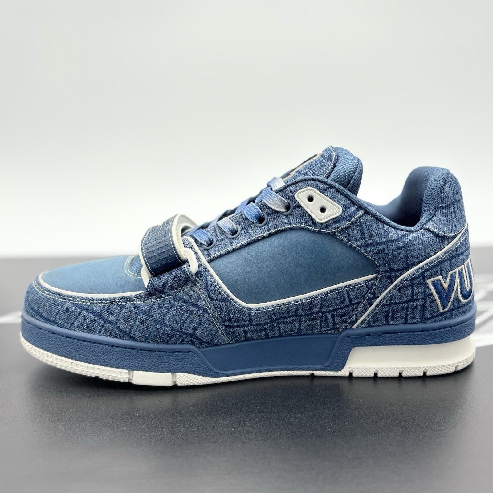 Louis Vuitton Louis Vuitton Trainer Strap ' Blue Crocodile ' | EXCELLENT! Size US 9.5 / EU 42-43 - 4 Thumbnail
