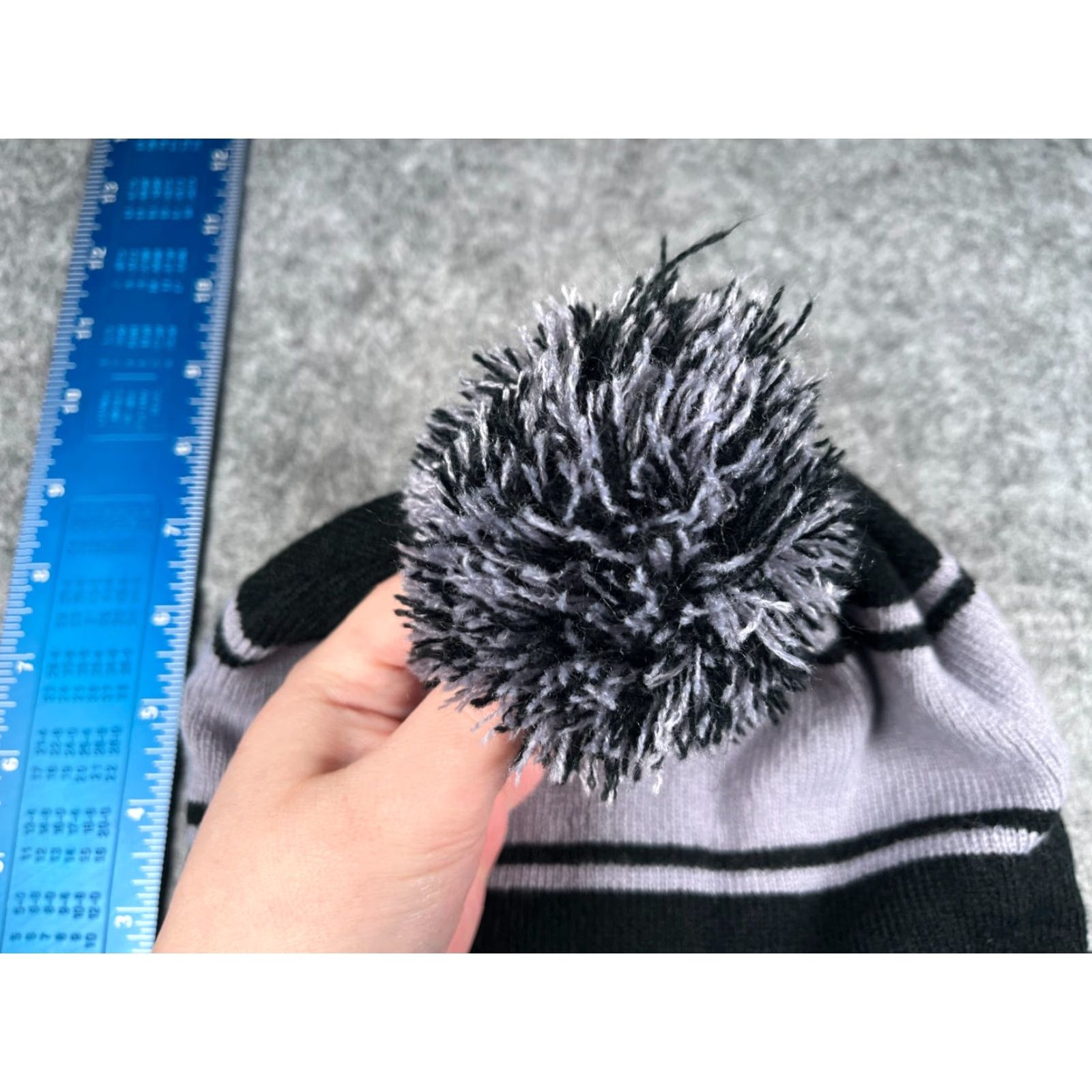 Vintage Infoblox Beanie Toque Adult One Size Gray Black Knit Striped 100% Acrylic Pom Size ONE SIZE - 4 Thumbnail