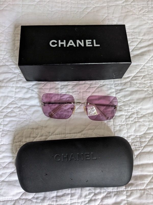 Chanel Sunglasses 🇺🇸 TAX FREE 4017 Rhinestone Logo Rimless