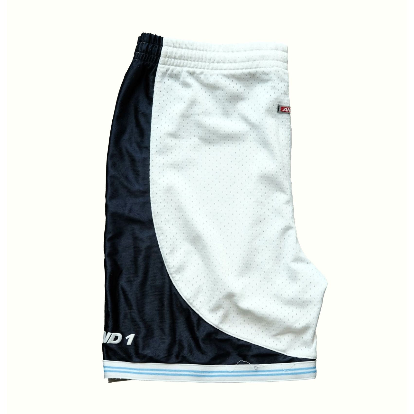 Vintage VINTAGE AND1 Basketball Shorts 90s Y2K MixTape Tour Men Jersey Adult XL White Men Size US XL / EU 56 / 4 - 3 Thumbnail