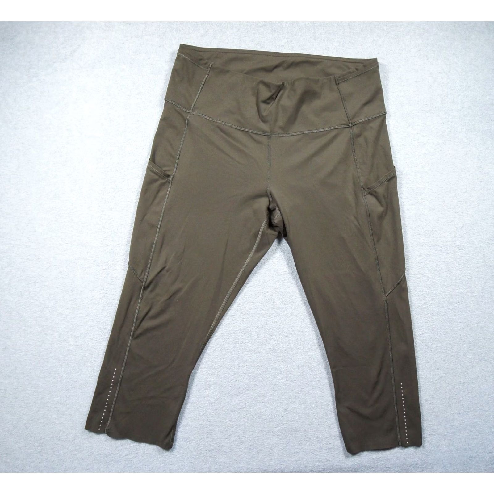 Lululemon Lululemon Leggings Womens 12 Green Cropped Pants Activewear Yoga Gym Workout Shaping Athletic Inseam 19in Regular Size Type Leggings Womens Size 34" / US 12 / IT 48 - 2 Thumbnail