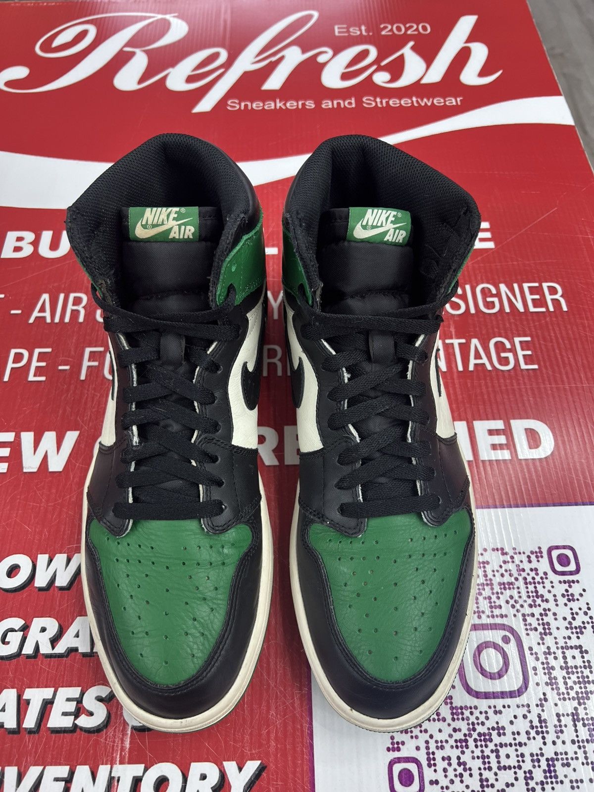 Jordan Brand Air Jordan 1 Pine Green High Size 12 Size US 12 / EU 45 - 4 Thumbnail