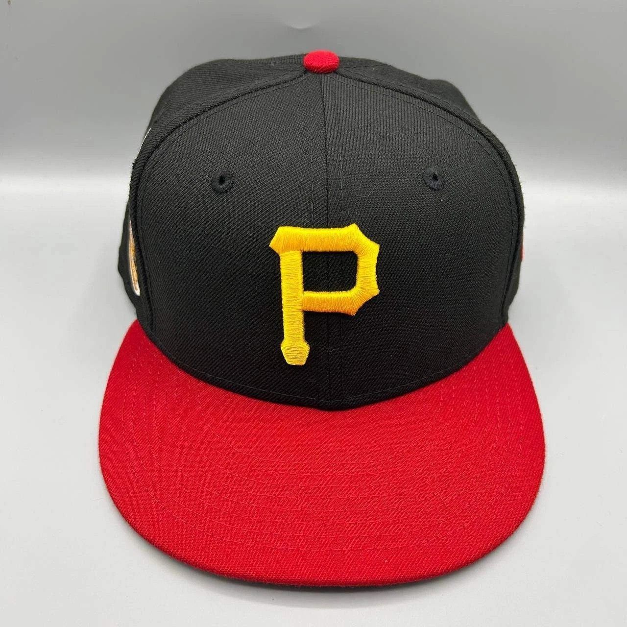 New Era Pittsburgh Pirates Hat Men 7 1/4 Black Red MLB Fitted Wool Size ONE SIZE - 1 Thumbnail