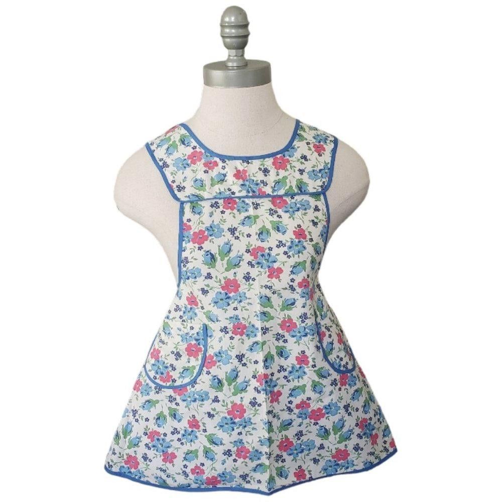 Designer CT651 Vintage Hand Made Petite Floral Apron with pockets Size ONE SIZE - 1 Thumbnail