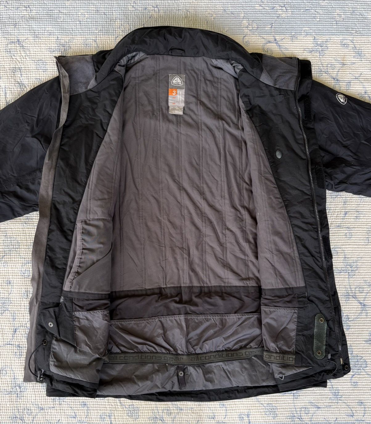 Nike ACG Nike AGC Two Tone Color Padded Jacket Size US XL / EU 56 / 4 - 6 Thumbnail