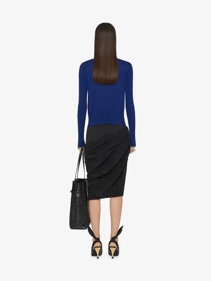 Givenchy o1w1db10326 U-Neck Long Sleeves Sweater in Saphir Blue Size L / US 10 / IT 46 - 3 Thumbnail