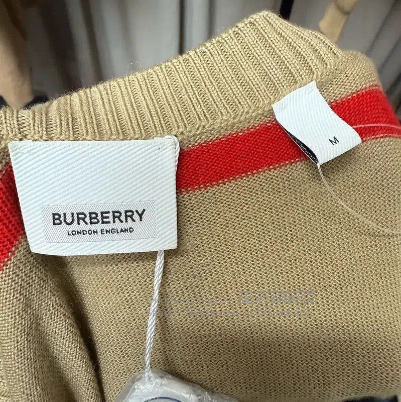 Burberry Burberry Beige Wool Cardigan with Stripes. Size M / US 6-8 / IT 42-44 - 3 Thumbnail