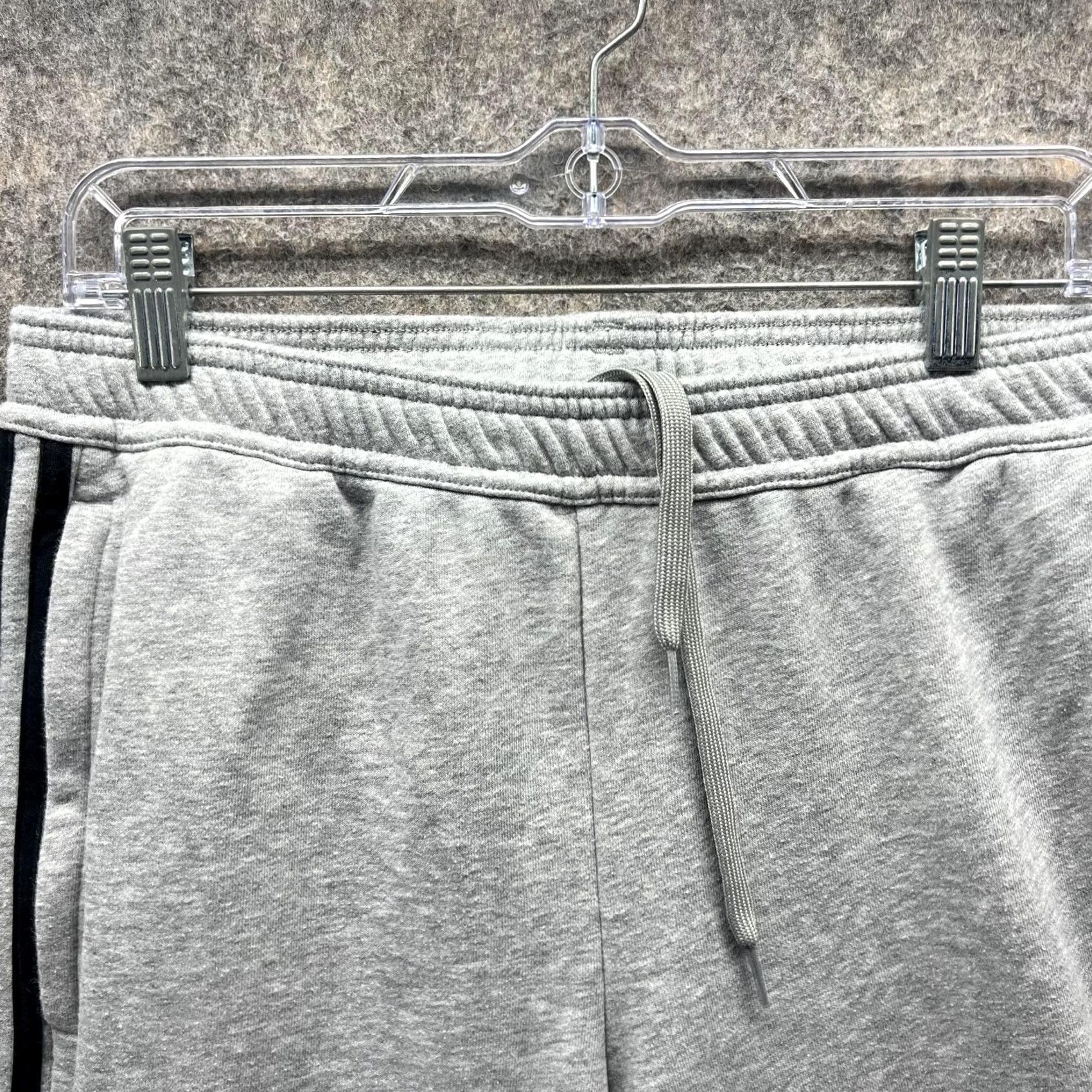 Adidas VINTAGE Adidas Sweatpants Men Medium Gray Black Athletic Training Gym Fleece Trefoil Size US 31 - 5 Thumbnail