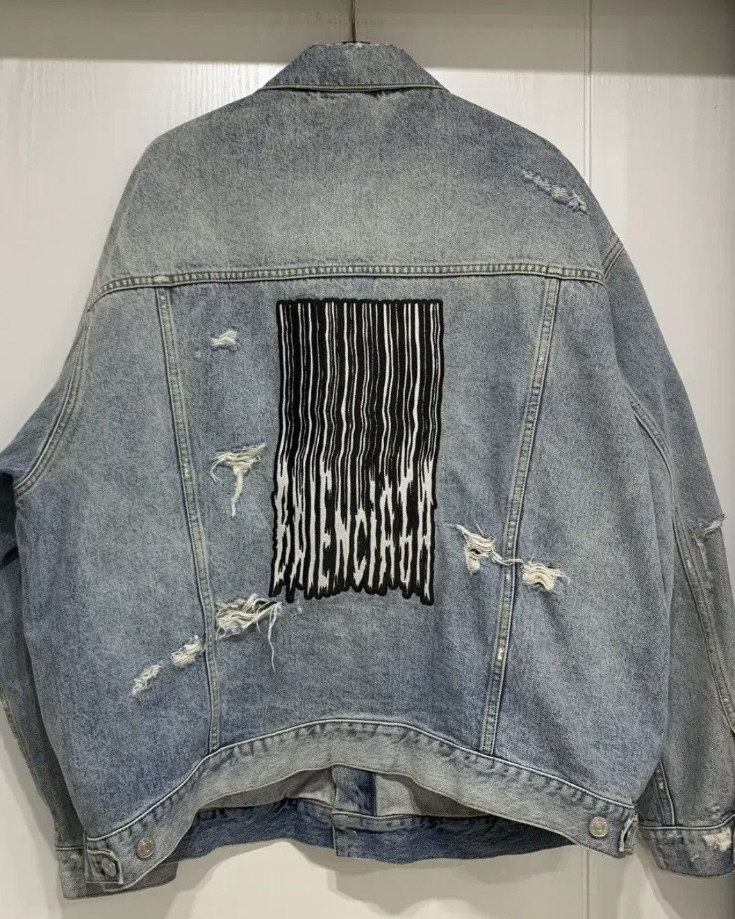 Balenciaga Balenciaga Barcode Denim Jacket Size US S / EU 44-46 / 1 - 1 Thumbnail