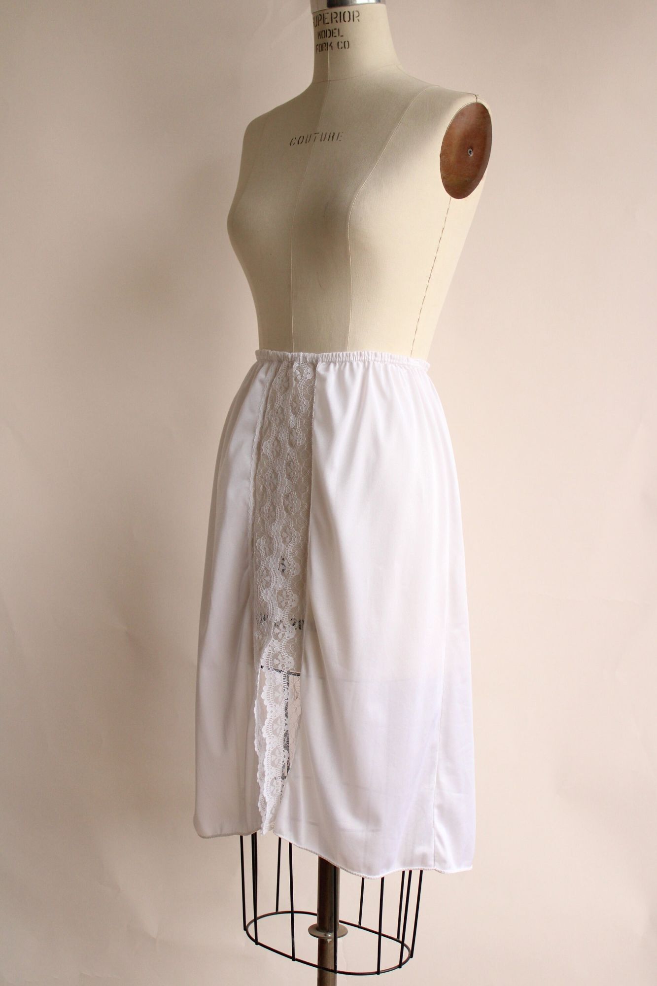 Pierre Cardin Vintage 1980s Half Slip, Pierre Cardin White Nylon With Lace Size ONE SIZE - 7 Thumbnail
