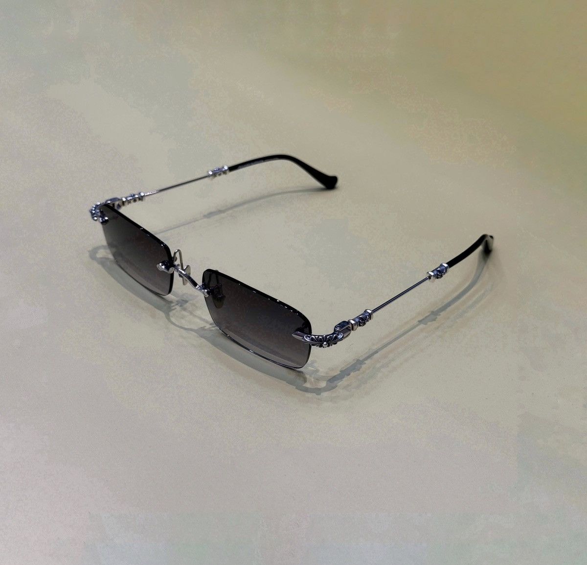 CHROME HEARTS PILLS III Shiny Silver-Black-Plastic-Sun