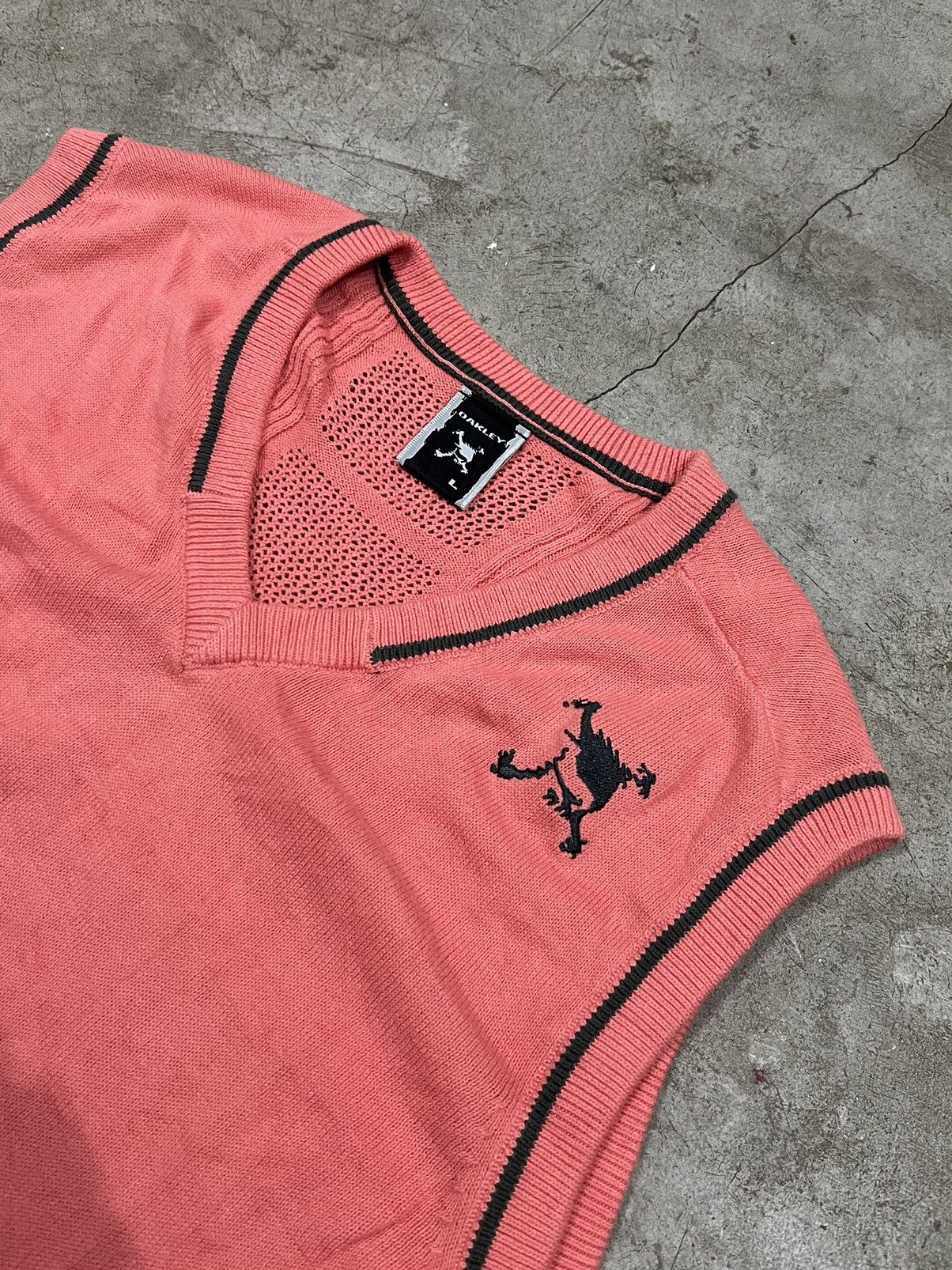 Oakley × Travis Scott × Vintage Rare! Pink Oakley Softwear Skull Logo Design Knitted Vest Size US L / EU 52-54 / 3 - 2 Thumbnail