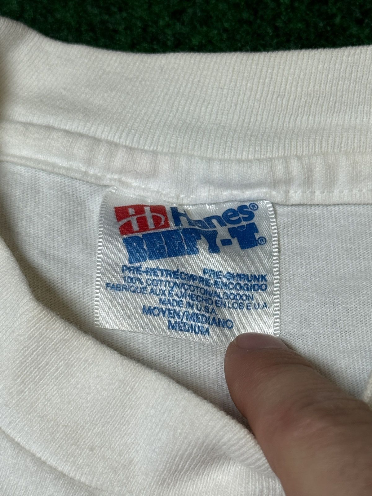 Hanes × Vintage Vintage 90s Buddy Ryan’s Red Bird Football Brawl T Shirt Size US M / EU 48-50 / 2 - 6 Thumbnail