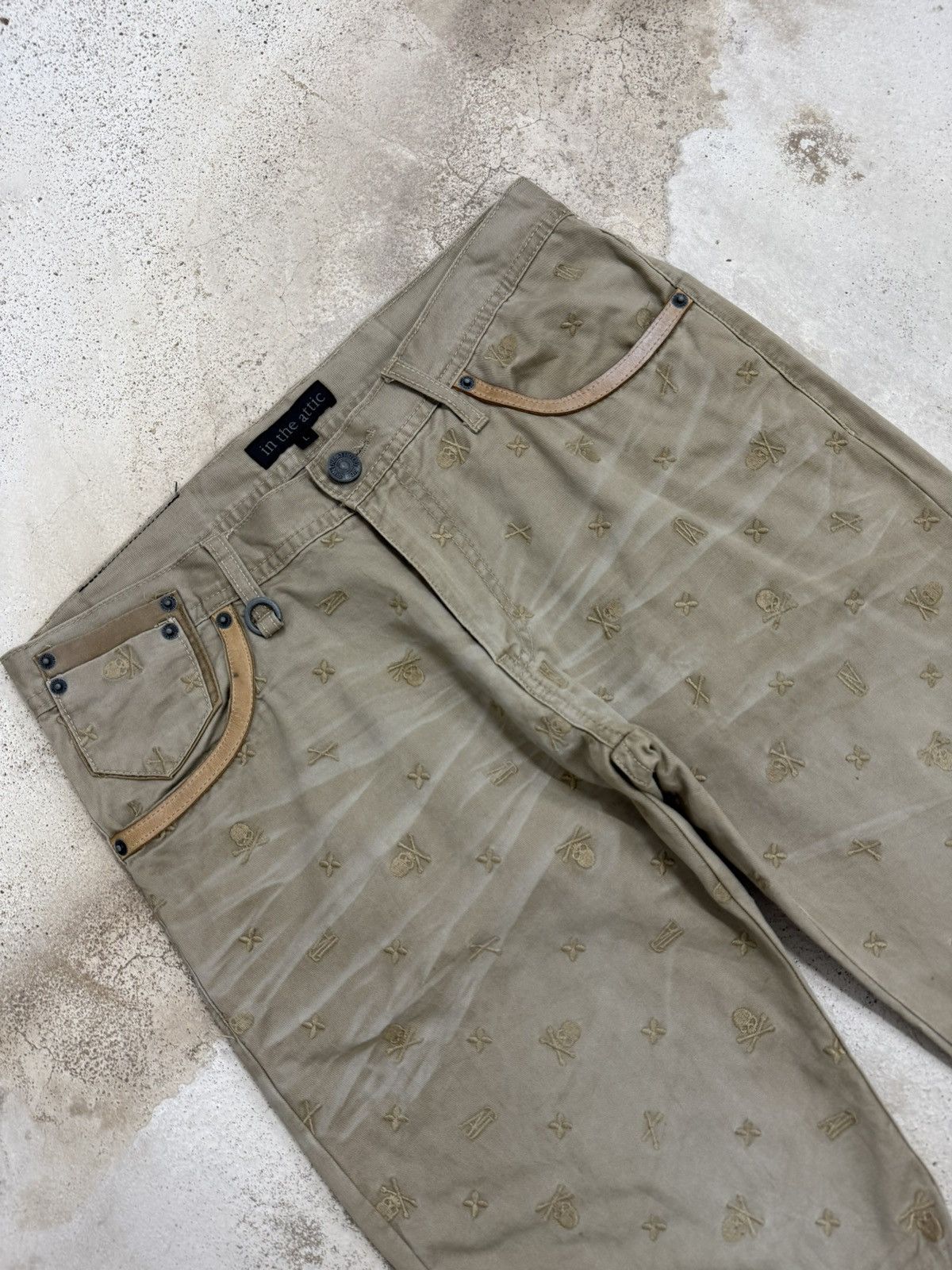 In The Attic In The Attic Embroidery Skull Design Japanese Short Pants Size US 31 - 3 Thumbnail