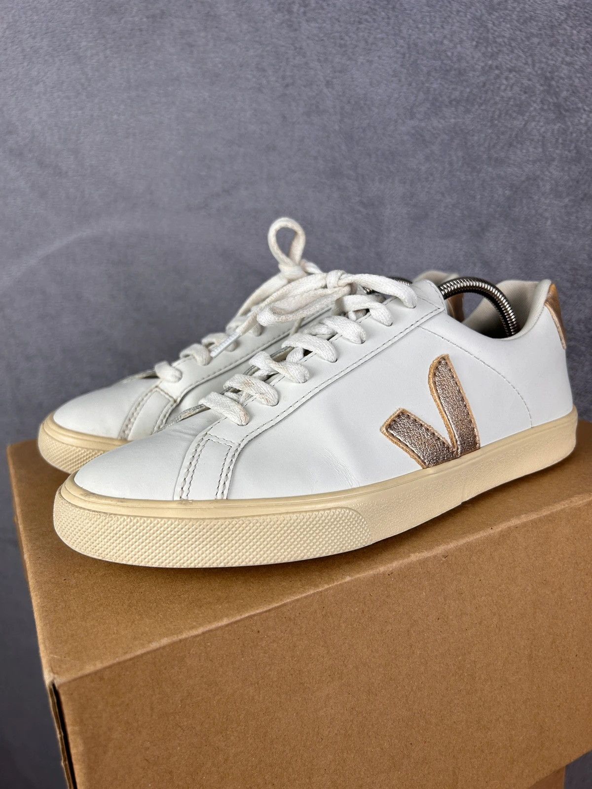Designer × Veja Wata Veja leather white gold sneakers Size US 7 / IT 37 - 1 Thumbnail