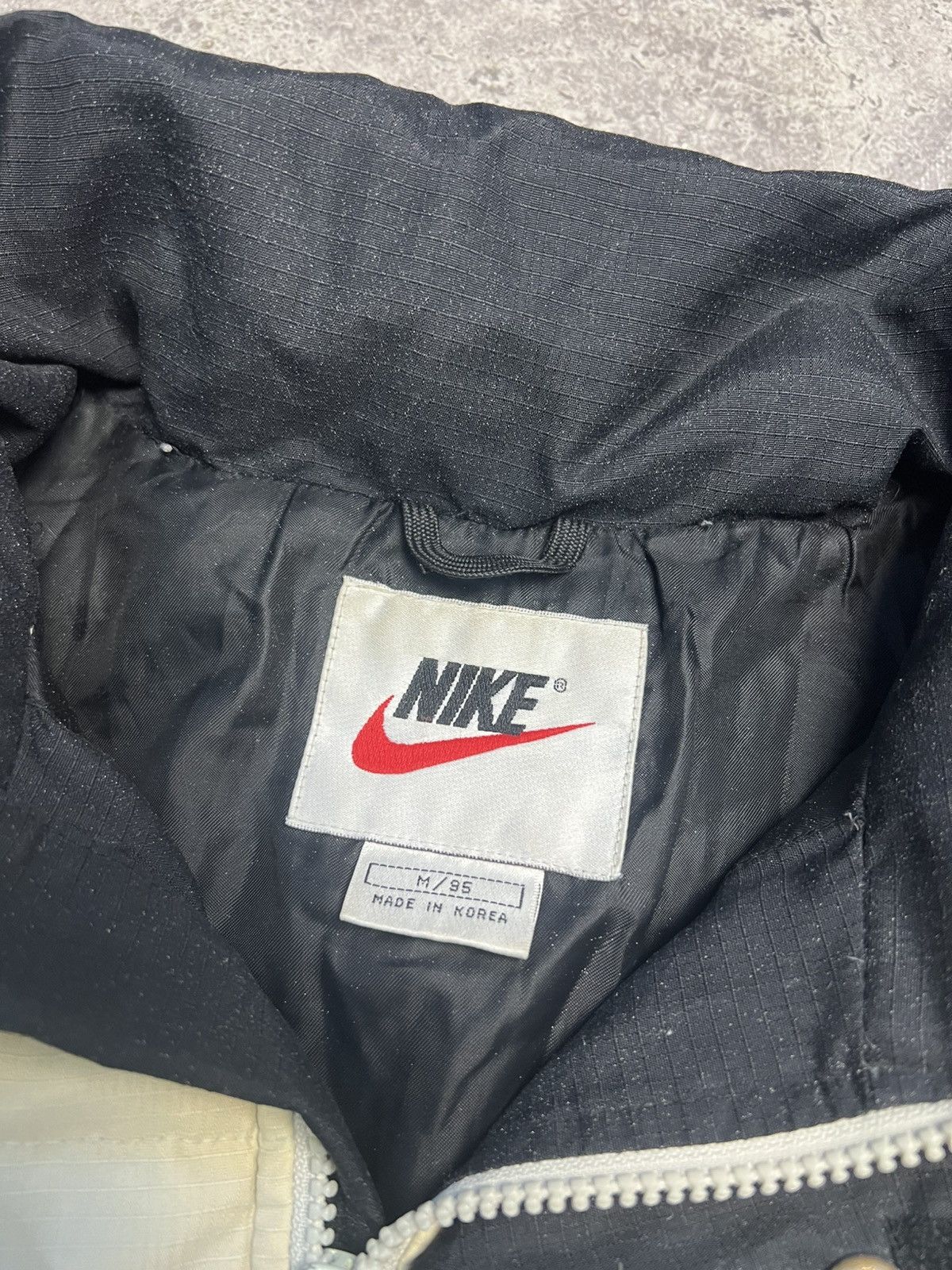 Nike Nike Vintage Puffer Jacket Ivory Travis 90s Swoosh Size US M / EU 48-50 / 2 - 9 Thumbnail