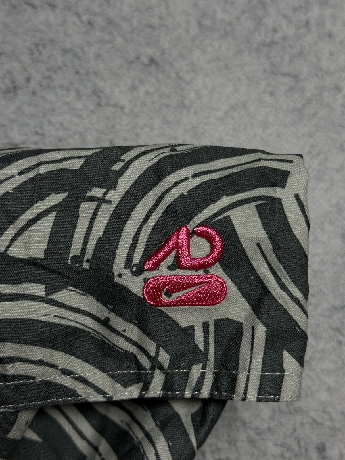 Swims Vintage Nike Swimming Pattern Shorts Size US 32 / EU 48 - 7 Thumbnail