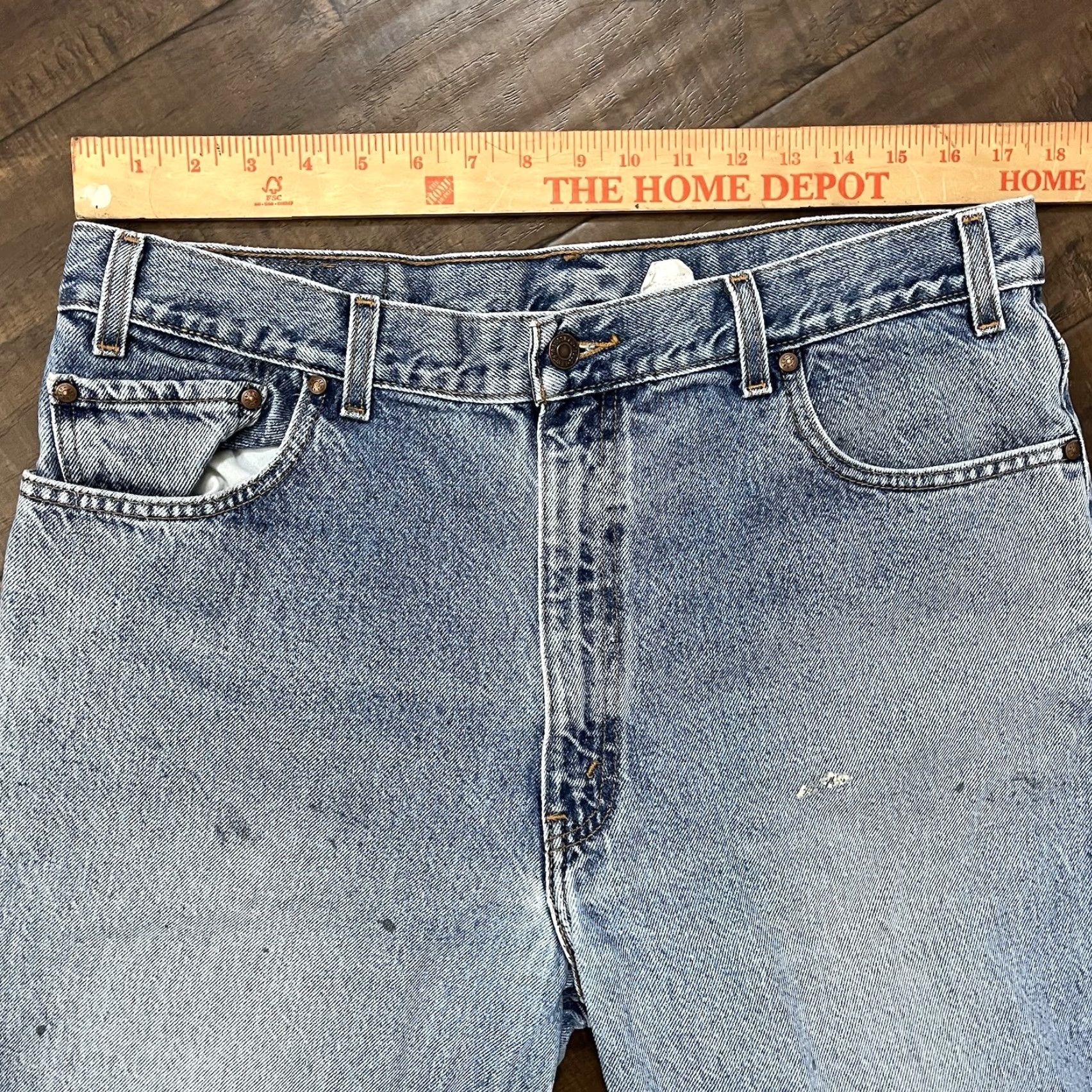 Levi's VINTAGE Levi's 540 Jeans Mens 36x26 Blue Relaxed Denim Light Wash Distressed Retro Size US 36 / EU 52 - 2 Thumbnail