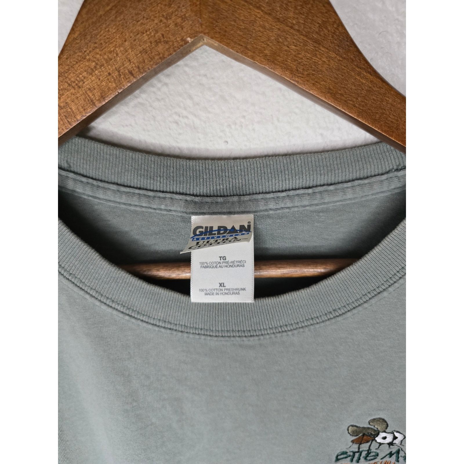 Gildan Alaska Mount Mckinley T-shirt Bite Me Mosquito Gray XL Tee Size US XL / EU 56 / 4 - 4 Thumbnail