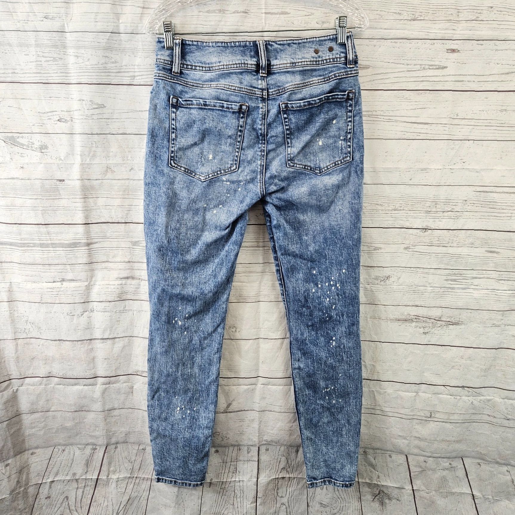 Vintage Cabi Womens Cinch Skinny Jeans Sz 6 Blue Bleach Splatter Mid Rise Denim Jeans Women Size 6 Skinny Rise 9.5 Inseam 29.5 Inseam 29.5 Womens Size 28" / US 6 / IT 42 - 3 Thumbnail
