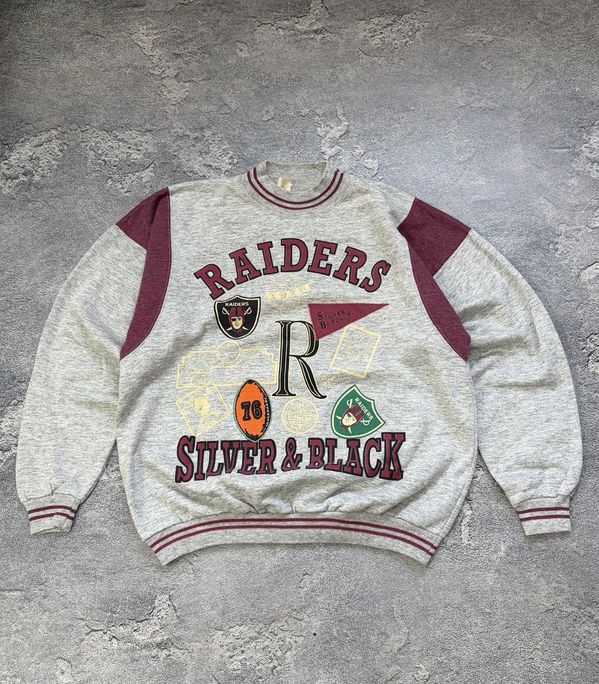 Vintage Vintage 90s LA Raiders Sweatshirt Silver & Black Italy M Size US M / EU 48-50 / 2 - 1 Thumbnail