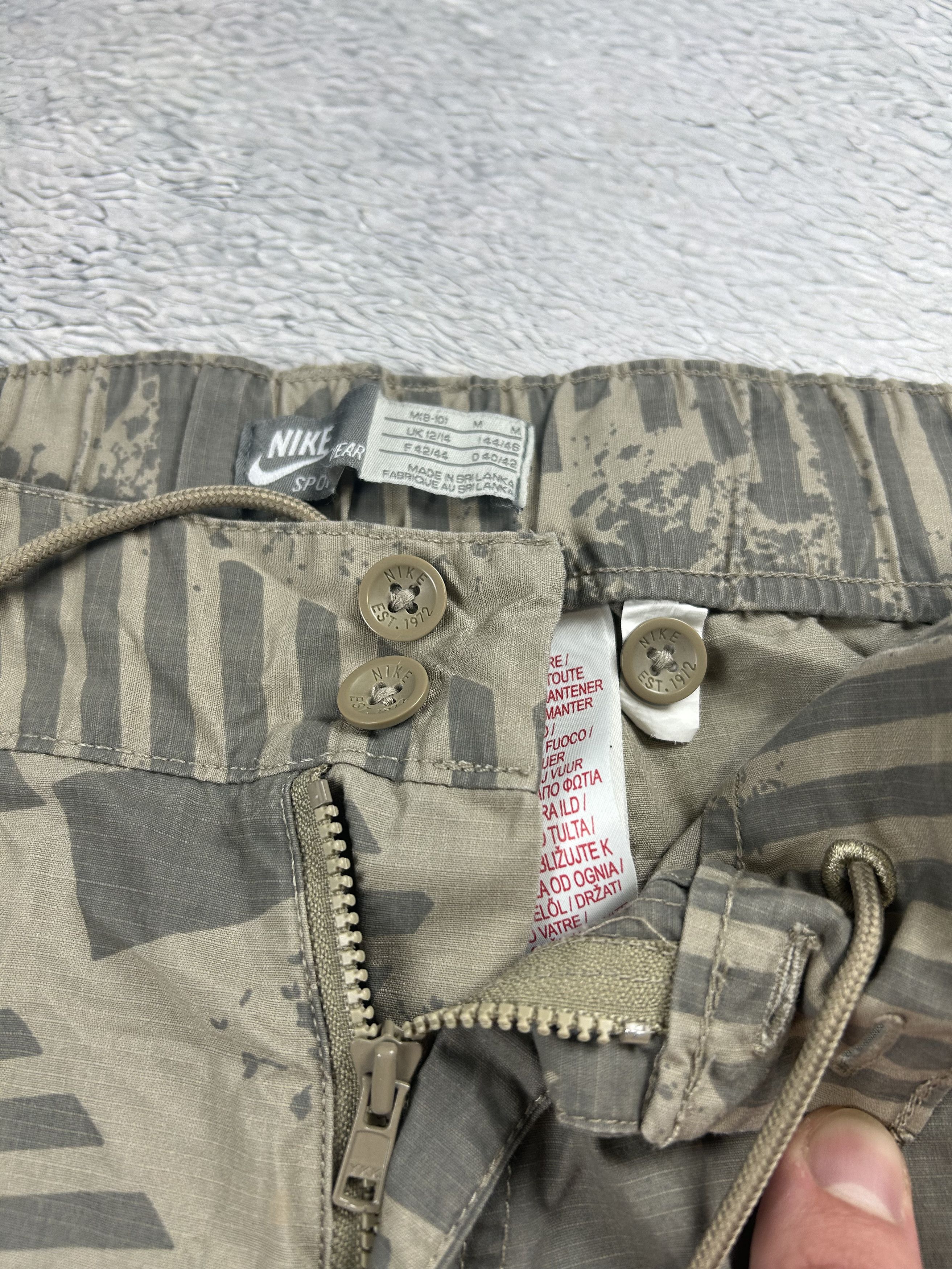Nike × Nike ACG × Vintage Vintage Nike Cargo shorts Parachute Gold swoosh Baggy y2k Size US 32 / EU 48 - 12 Thumbnail
