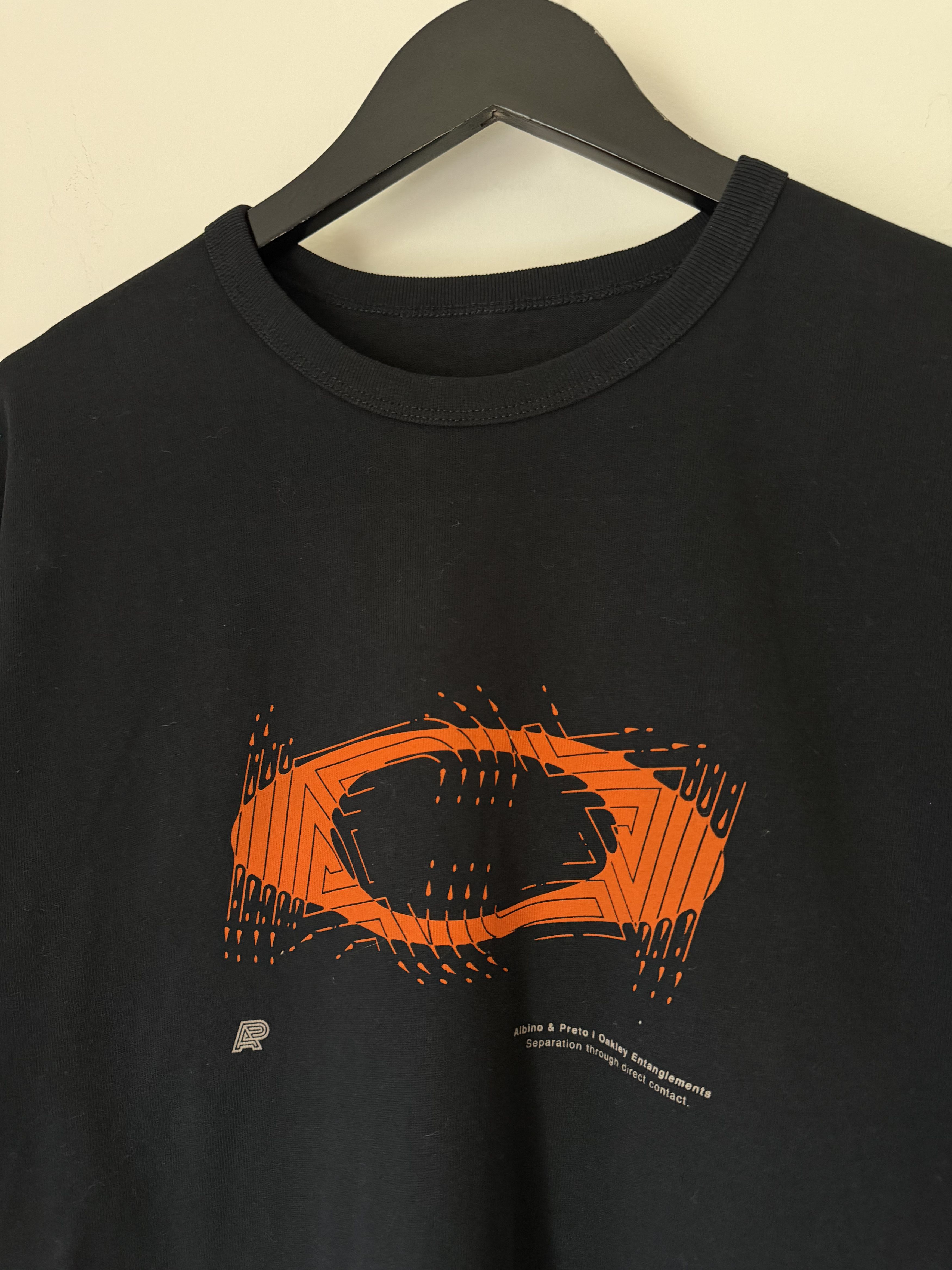 Oakley Albino & Preto Oakley Entaglement Tee in Black Size US XL / EU 56 / 4 - 1 Thumbnail