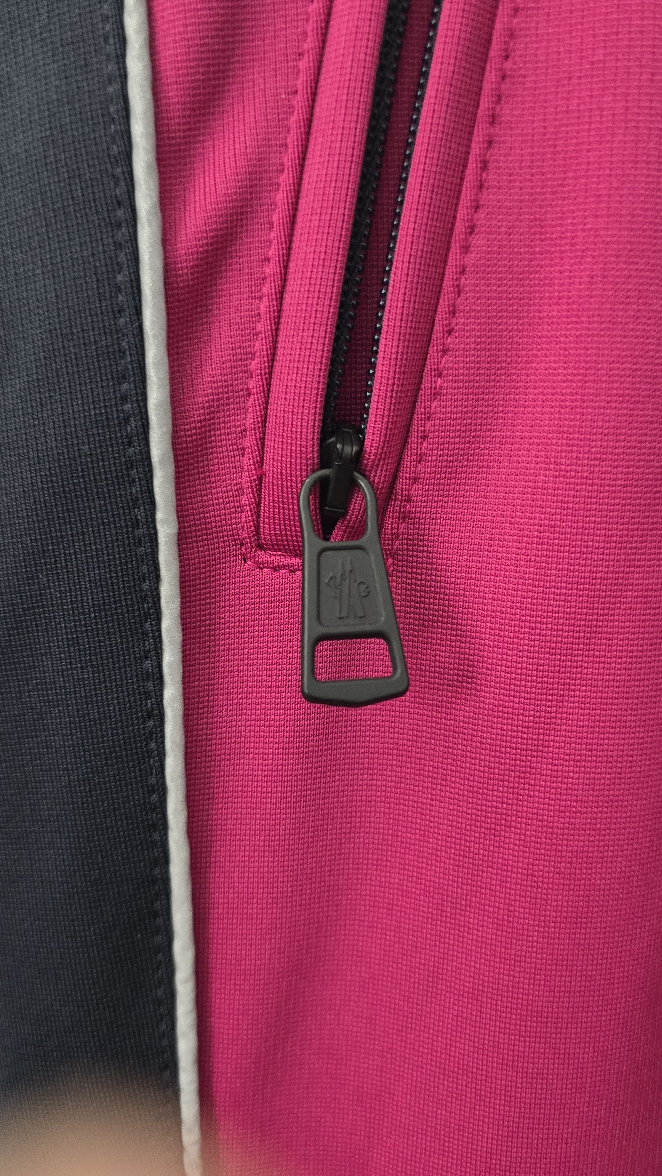 Moncler Moncler jw anderson full track suit sz large Size 30" / US 8 / IT 44 - 13 Thumbnail
