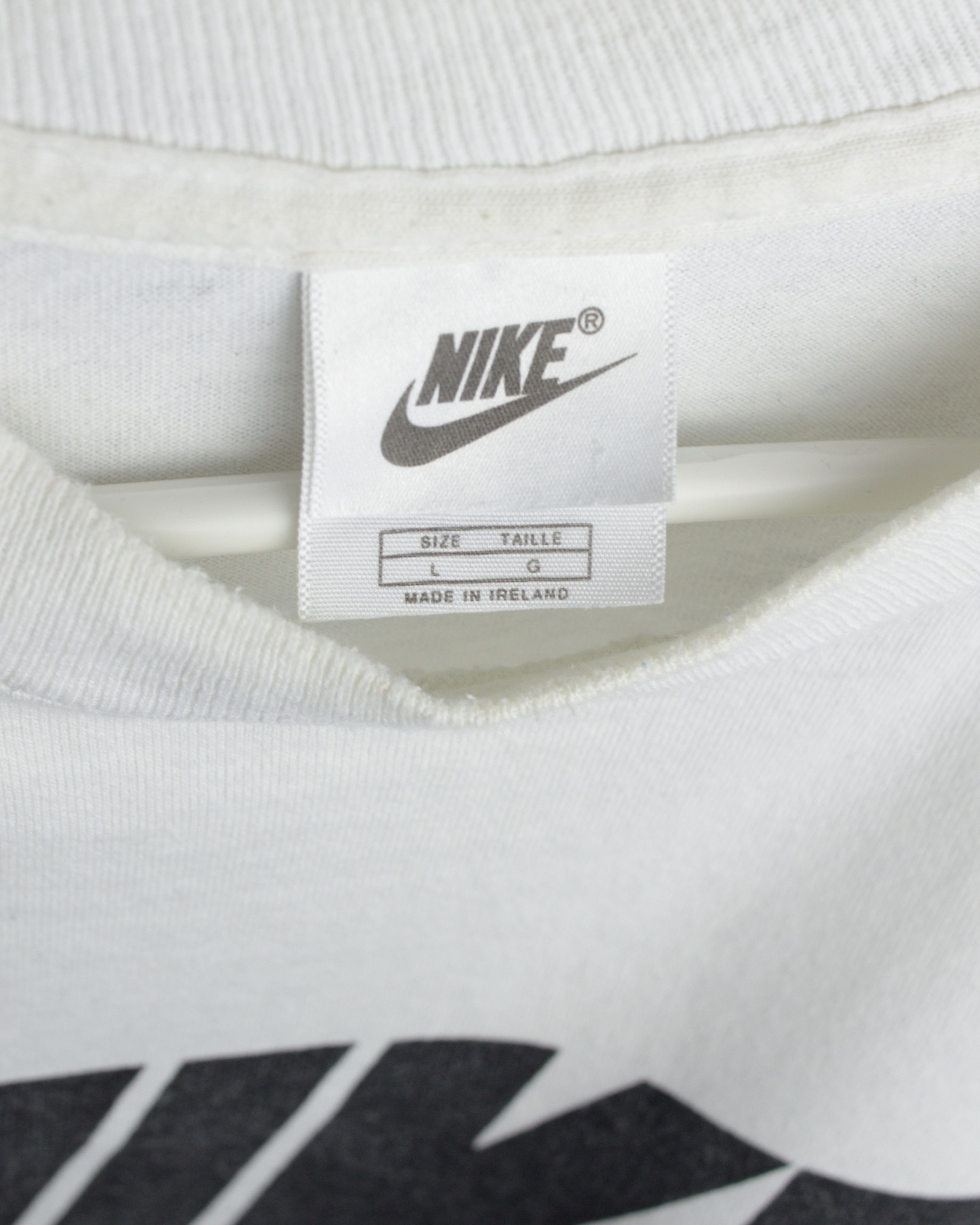 Nike Vintage Nike big logo 90s t shirt Size US L / EU 52-54 / 3 - 4 Thumbnail