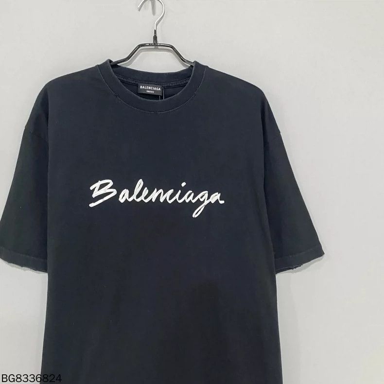 Balenciaga Balenciaga Cursive letter logo short sleeve Size US M / EU 48-50 / 2 - 2 Thumbnail